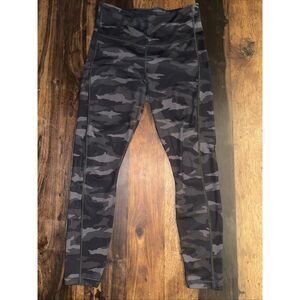 Athleta Ultimate Camo 7/8 Tight Leggings – Women’s Medium – Gray / Black